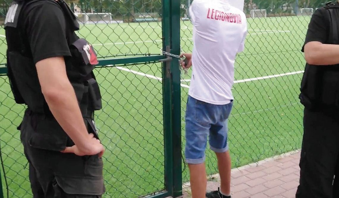 LEGIONOWO. Stadion zamknięty na kłódkę