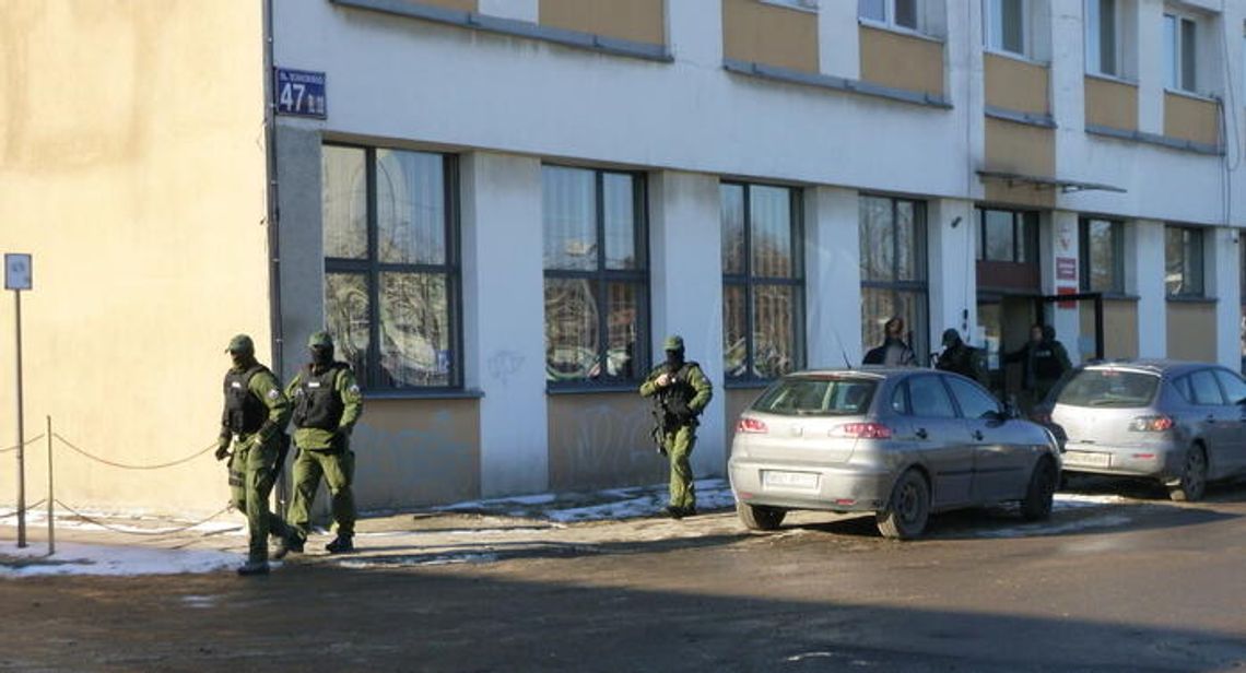 LEGIONOWO. Strzały pod sądem, CBŚ w akcji! LEGIONOWO. Strzały pod sądem, CBŚ w akcji!