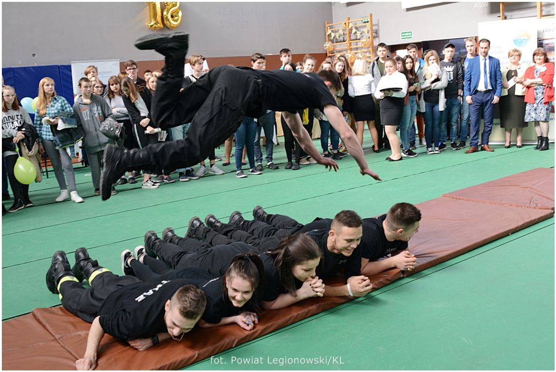 LEGIONOWO. Szukali szkoły na giełdzie LEGIONOWO. Szukali szkoły na giełdzie