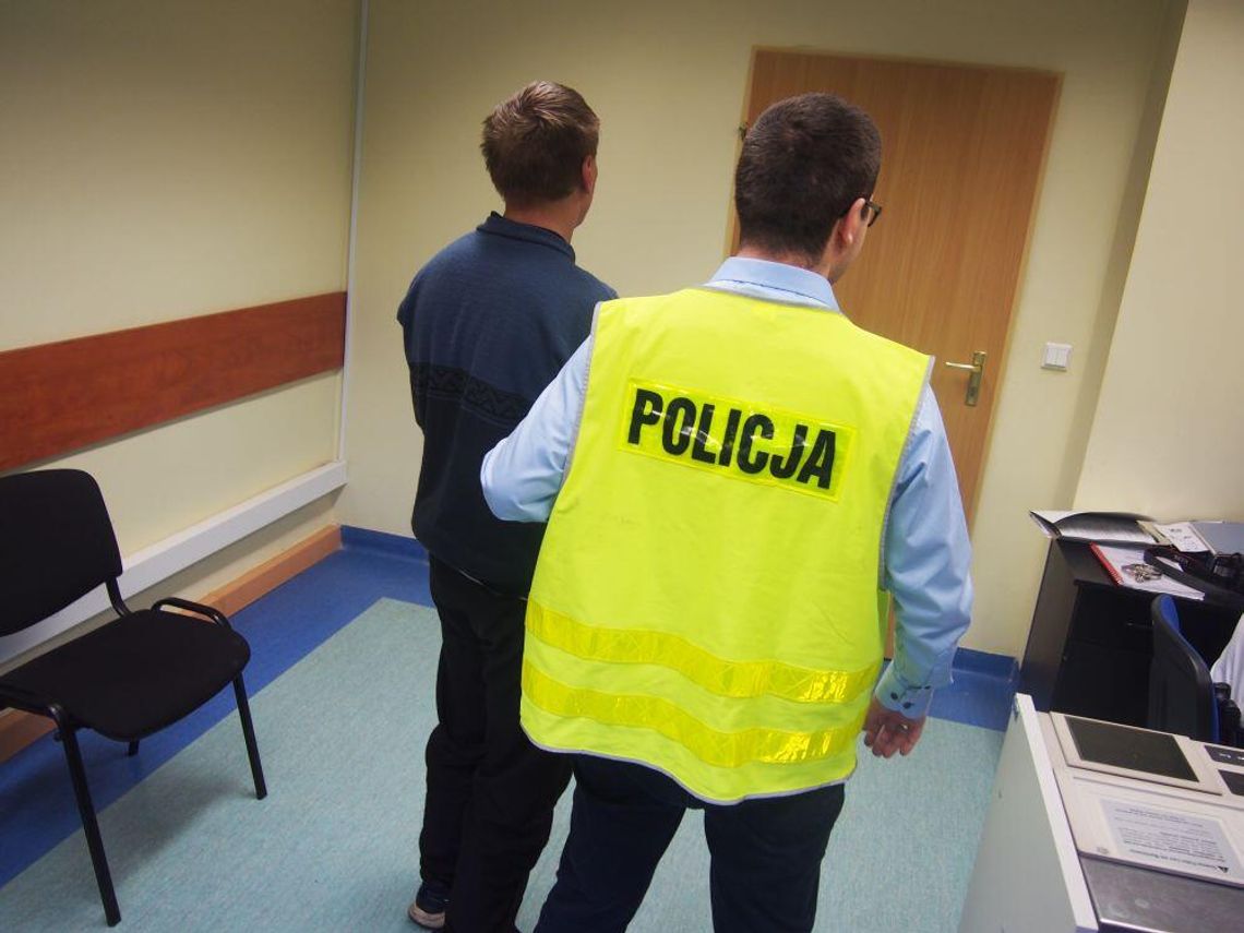 LEGIONOWO. Ukradł ze sklepu gry komputerowe, teraz pójdzie siedzieć LEGIONOWO. Ukradł ze sklepu gry komputerowe, teraz pójdzie siedzieć