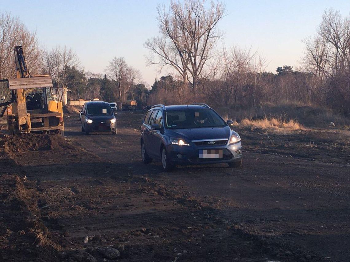 LEGIONOWO. Ulica Pileckiego udrożniona. Objazd na czas budowy tunelu na Bukowcu