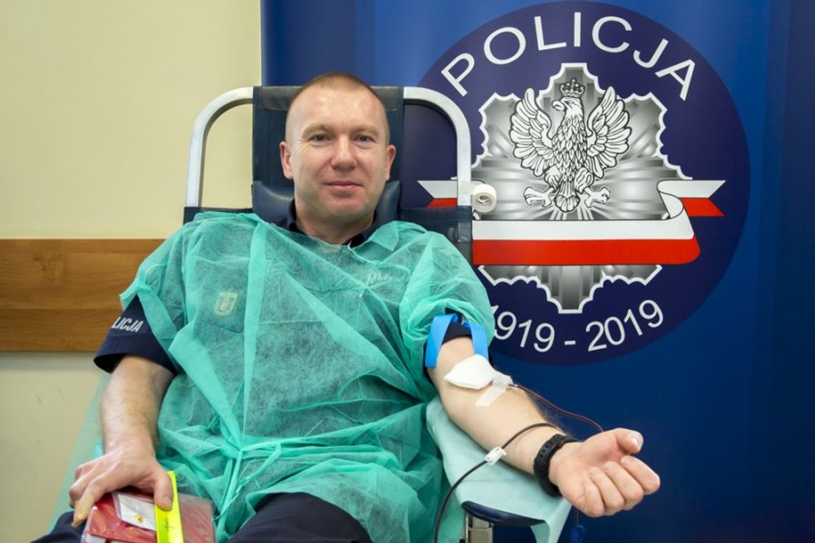 LEGIONOWO/WARSZAWA. Policjanci oddali krew LEGIONOWO/WARSZAWA. Policjanci oddali krew