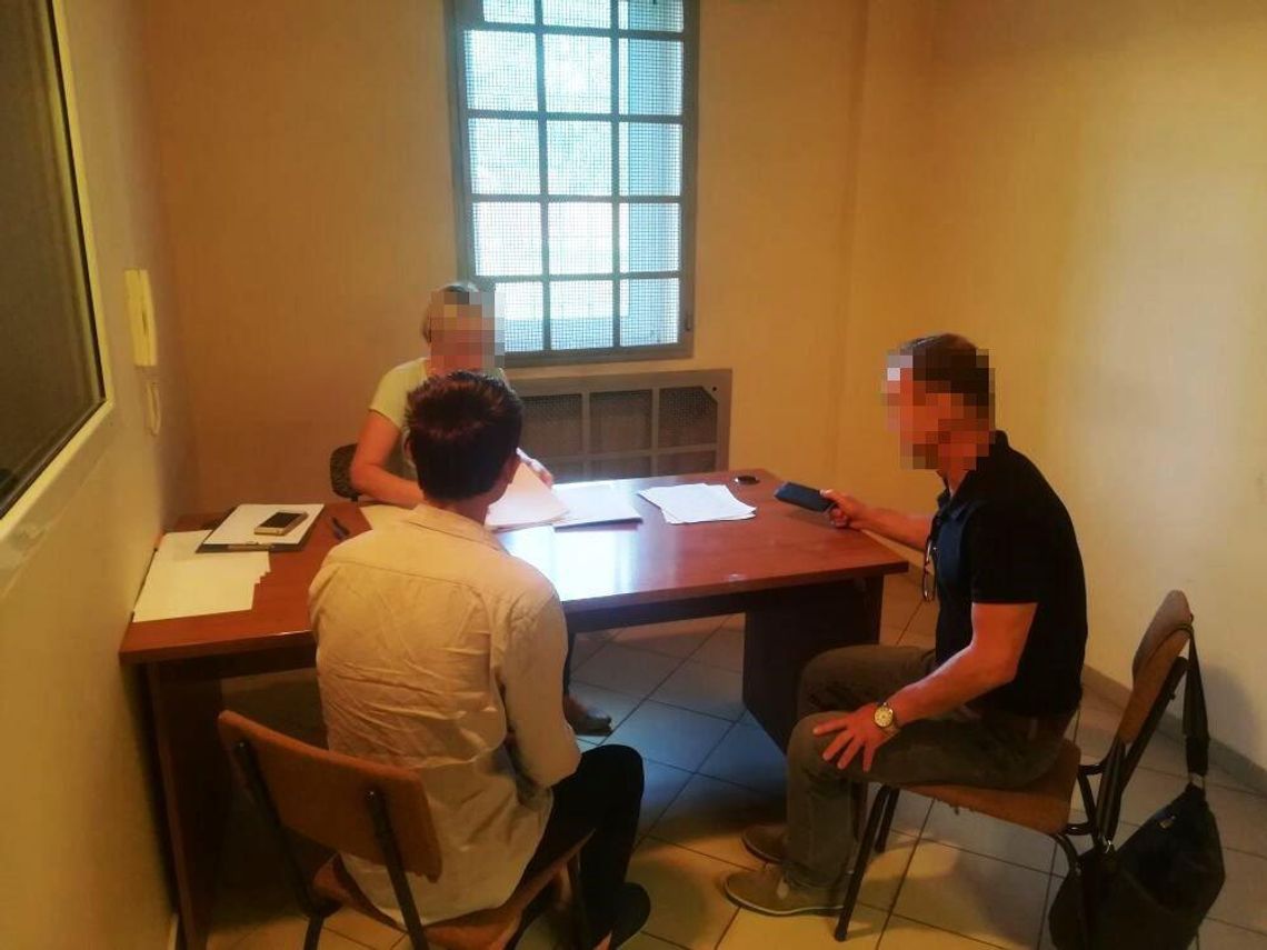 LEGIONOWO. Wietnamczyk z podrobionymi dokumentami wyłudził telefon