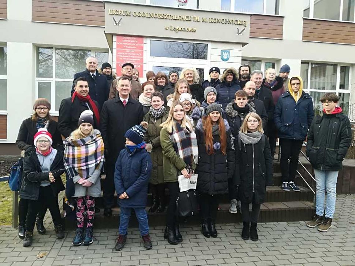 LEGIONOWO. Wkopaliśmy Kapsułę Niepodległości LEGIONOWO. Wkopaliśmy Kapsułę Niepodległości