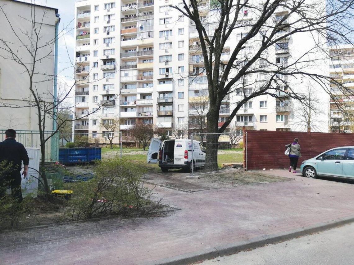 LEGIONOWO. Wycinają i dogęszczają przy Norwida [NOWE INFORMACJE]