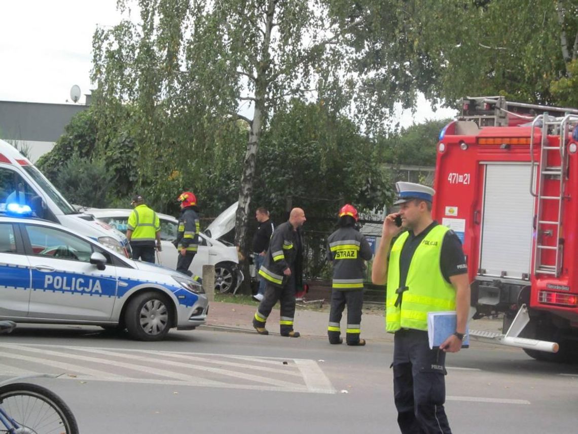 LEGIONOWO. Wypadek na Sobieskiego. Najprawdopodobniej są ranni LEGIONOWO. Wypadek na Sobieskiego. Najprawdopodobniej są ranni