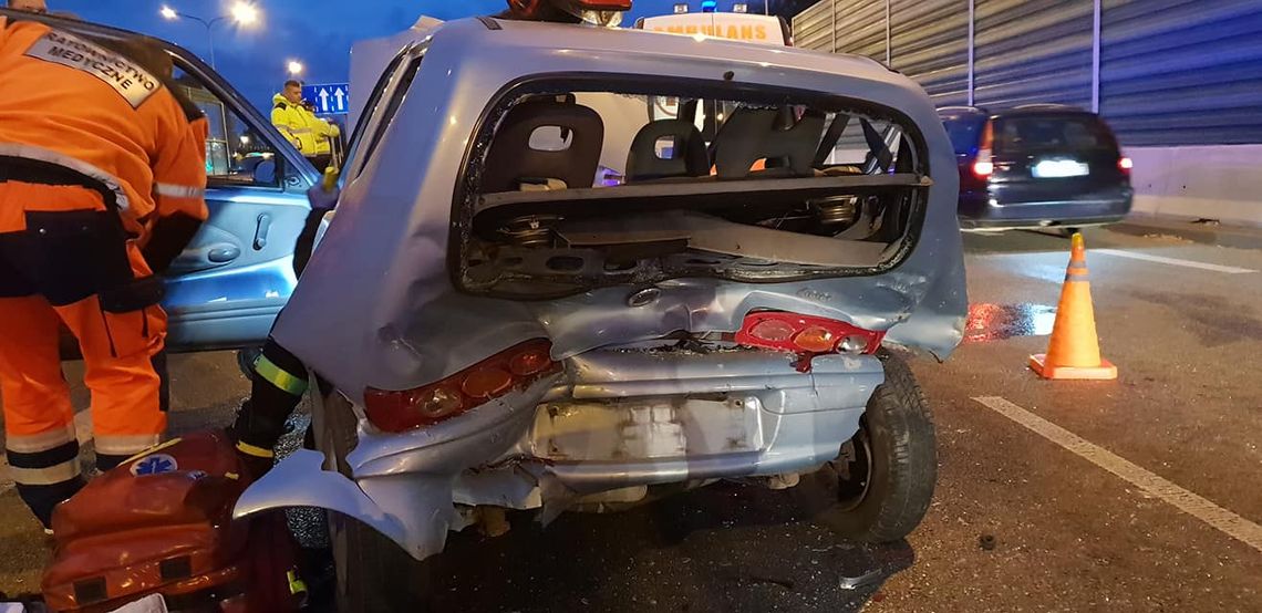 LEGIONOWO.Wypadek na Warszawskiej. Dwie osoby trafiły do szpitala. LEGIONOWO.Wypadek na Warszawskiej. Dwie osoby trafiły do szpitala.