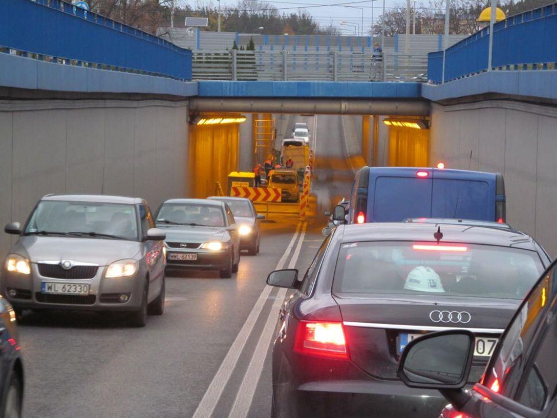 LEGIONOWO. Zamkną tunel dla ciężarówek?