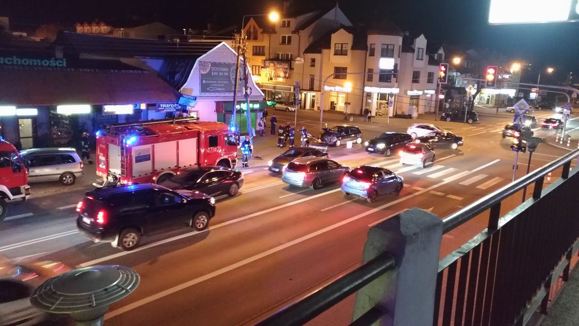 LEGIONOWO. Zderzenie dwóch aut w Centrum [GALERIA]