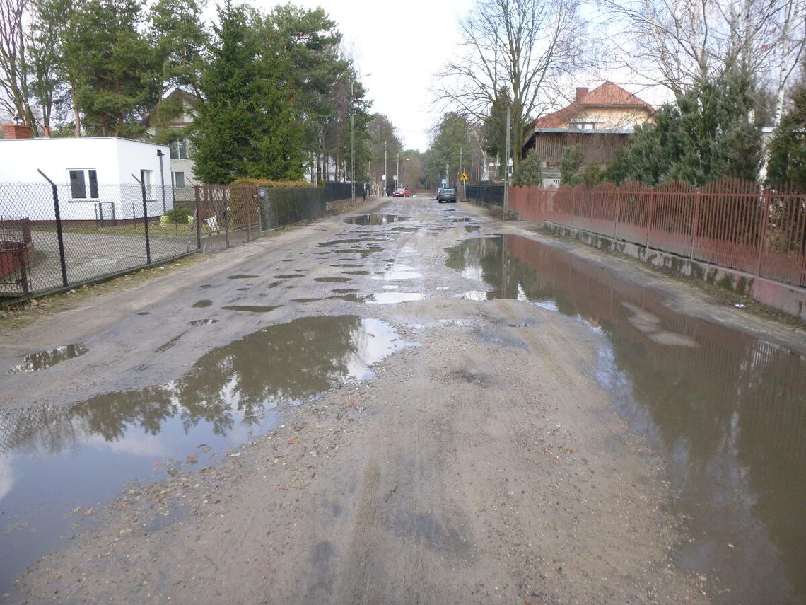 LEGIONOWO. Żelazna w tragicznym stanie LEGIONOWO. Żelazna w tragicznym stanie