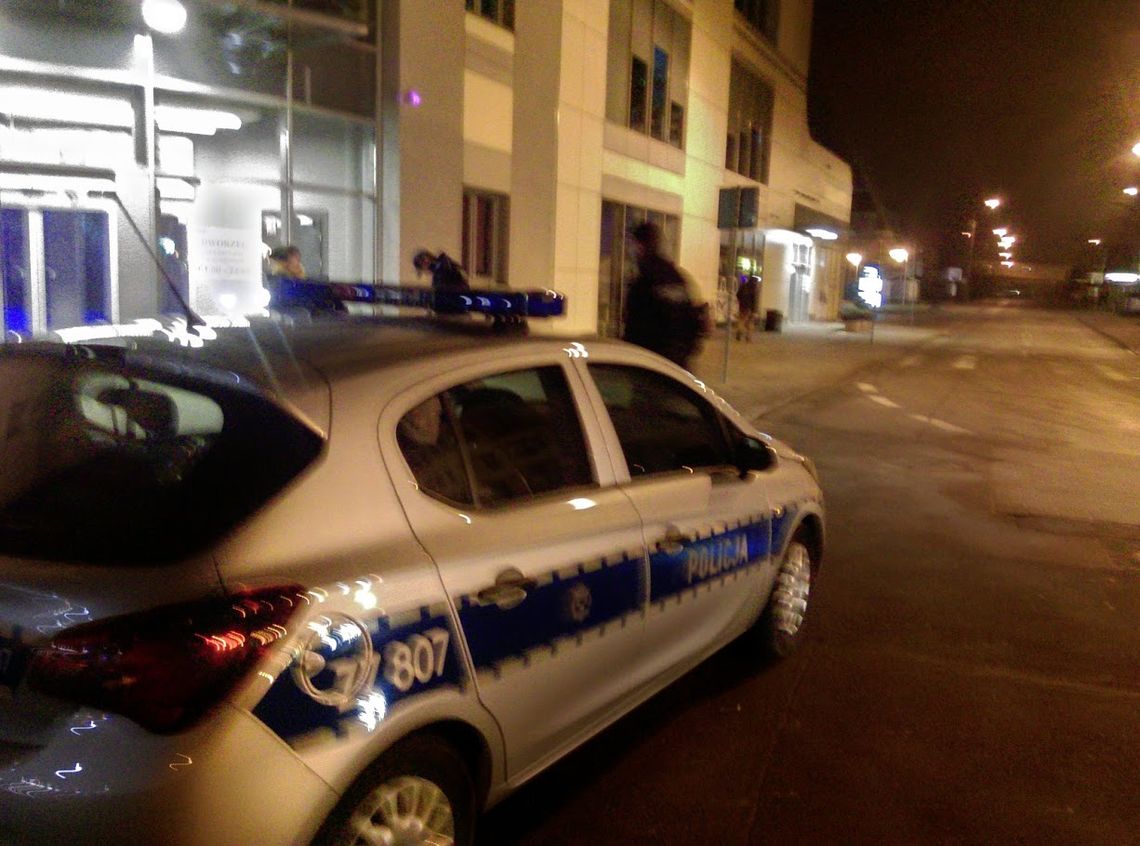 LEGIONOWO. Zwłoki na parkingu w Centrum Komunikacyjnym LEGIONOWO. Zwłoki na parkingu w Centrum Komunikacyjnym