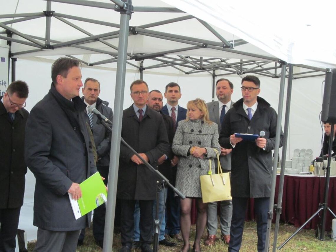 LEGIONOWSKI. 194 mln zł na przejazdy kolejowe LEGIONOWSKI. 194 mln zł na przejazdy kolejowe