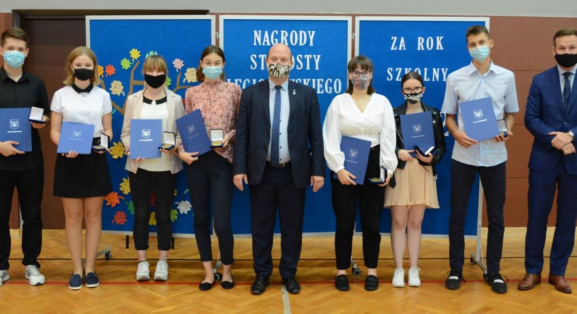 LEGIONOWSKI. 82 prymusów nagrodzonych przez Starostę