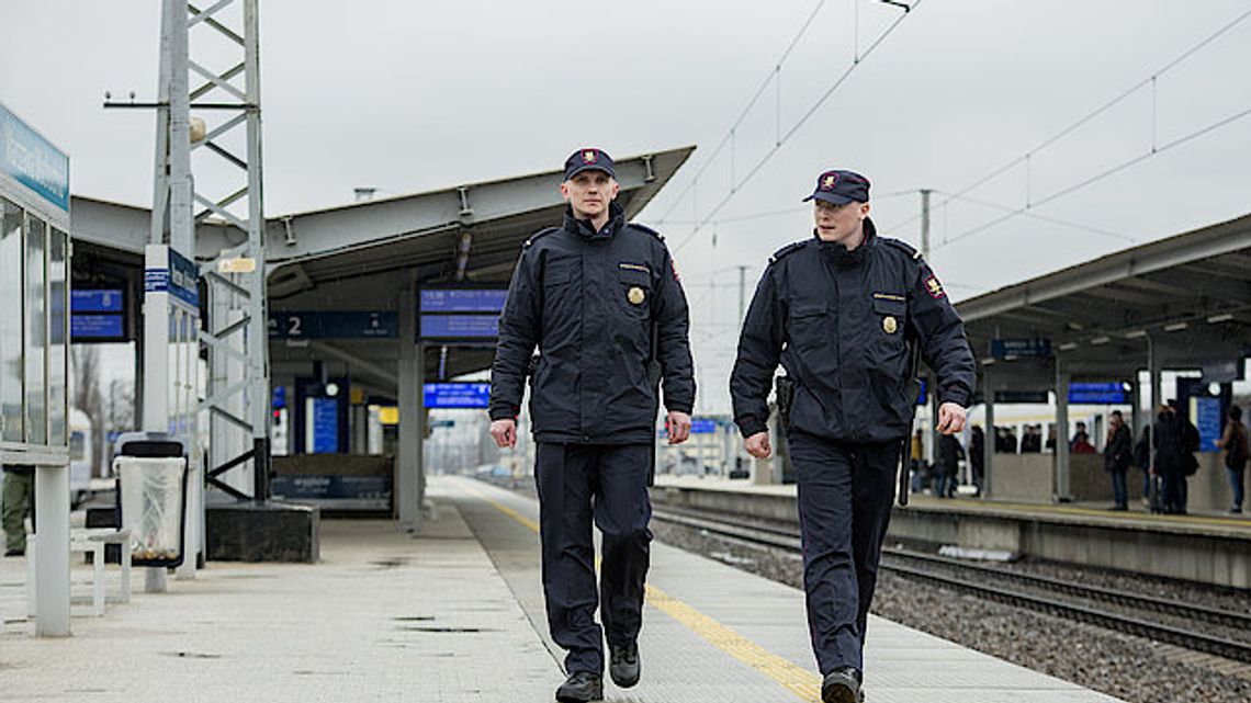 LEGIONOWSKI. Bezpieczne ferie z koleją