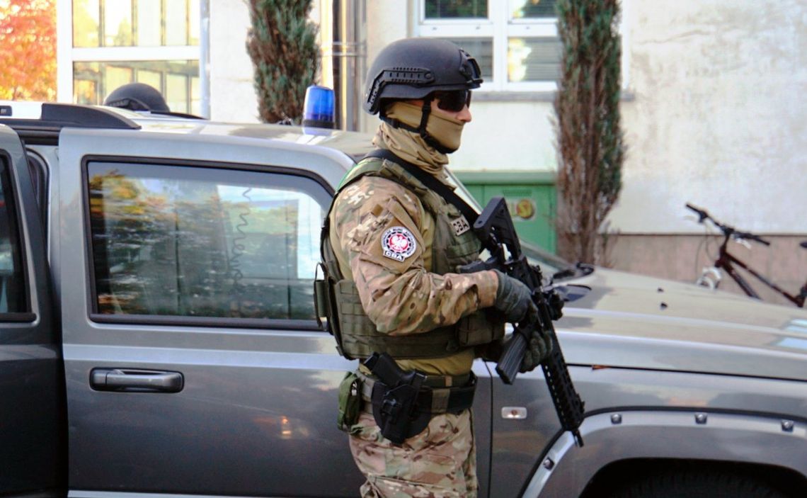 LEGIONOWSKI. CBA zatrzymało 20 osób. O przestępstwie zawiadomił Szef Krajowej Administracji Skarbowej oraz Naczelnik Urzędu Skarbowego w Legionowie