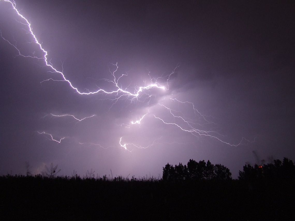 LEGIONOWSKI. Intensywne opady deszczu - OSTRZEŻENIE METEOROLOGICZNE