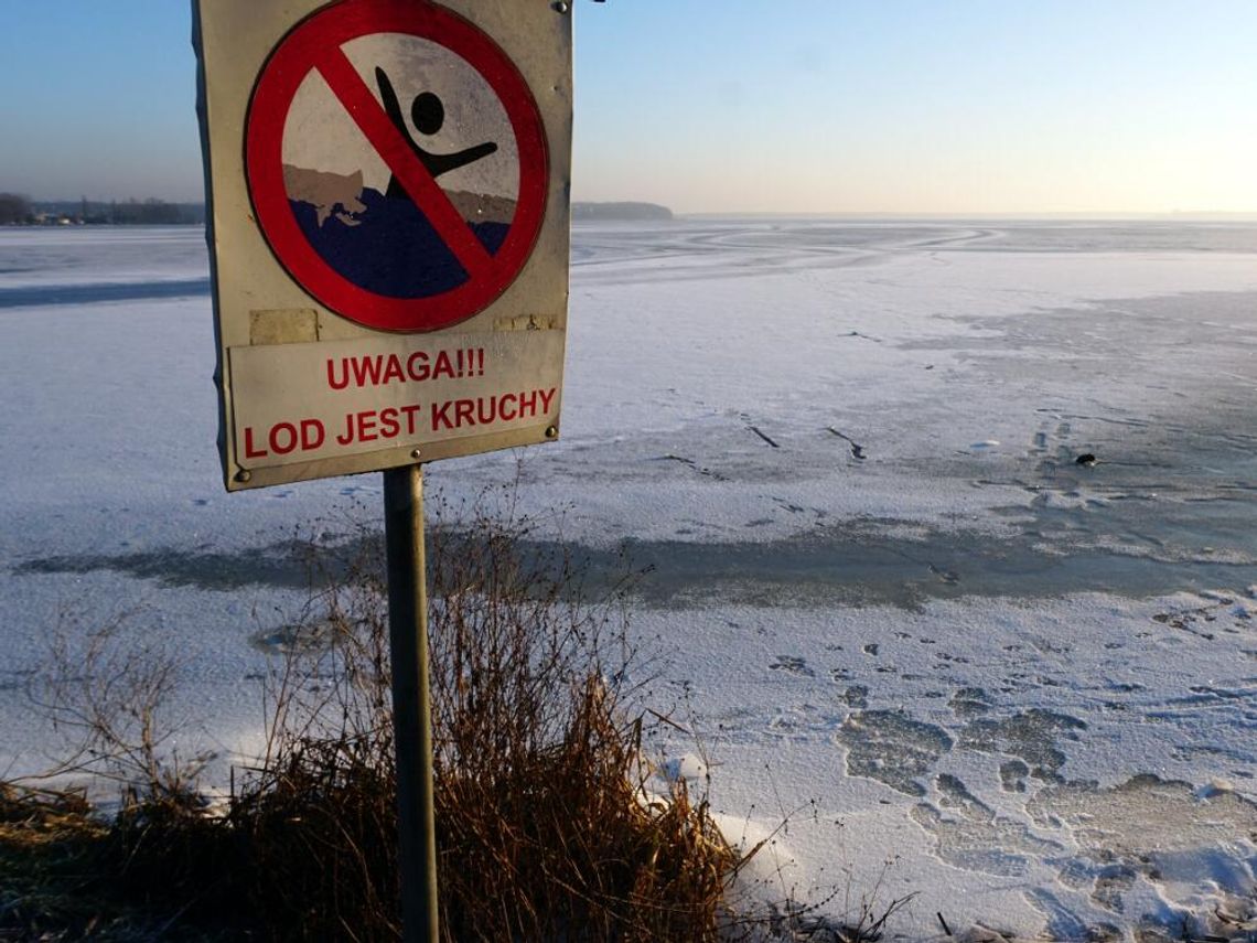 LEGIONOWSKI. Ostrzeżenie przed kruchym lodem LEGIONOWSKI. Ostrzeżenie przed kruchym lodem
