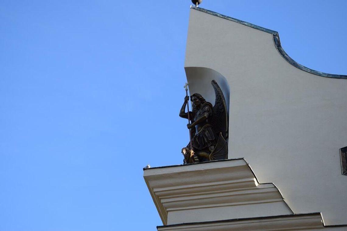 LEGIONOWSKI. Poświęcenie figury Michała Archanioła - patrona policjantów LEGIONOWSKI. Poświęcenie figury Michała Archanioła - patrona policjantów
