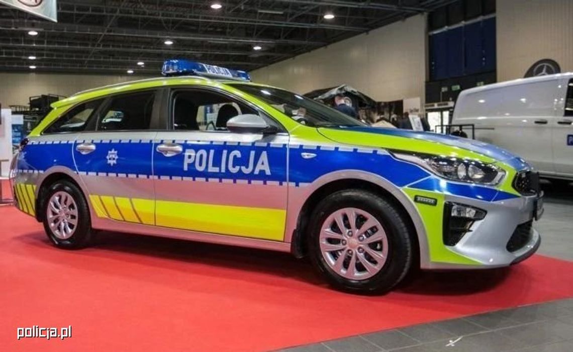 LEGIONOWSKI. Prezentacja nowego oznakowania policyjnych radiowozów