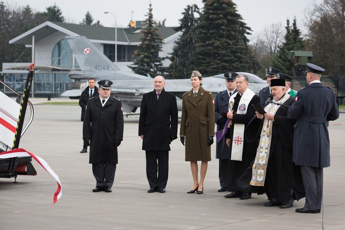 LEGIONOWSKI. St. szer. Oktawia Nowacka matką chrzestną samolotu VIP Boeing B737 [GALERIA]