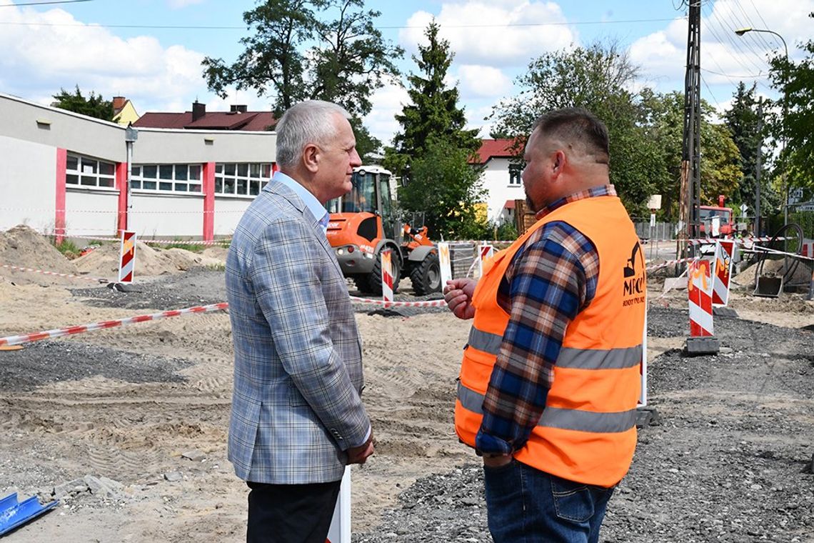 LEGIONOWSKI. Starosta i wicestarosta oceniają postępy prac