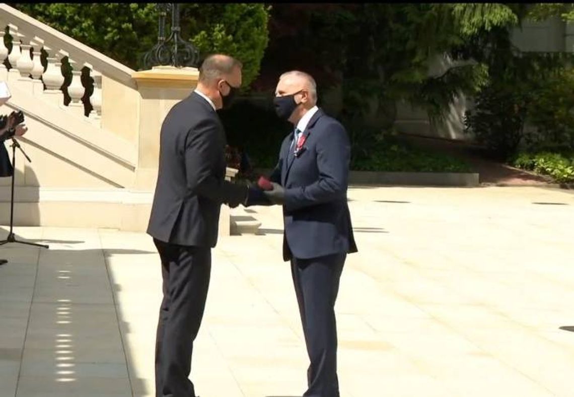 LEGIONOWSKI. Starosta Sokolnicki otrzymał krzyż od Prezydenta RP