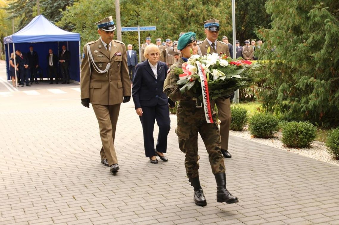 LEGIONOWSKI. Święto Centrum Szkolenia Łączności i Informatyki w Zegrzu LEGIONOWSKI. Święto Centrum Szkolenia Łączności i Informatyki w Zegrzu