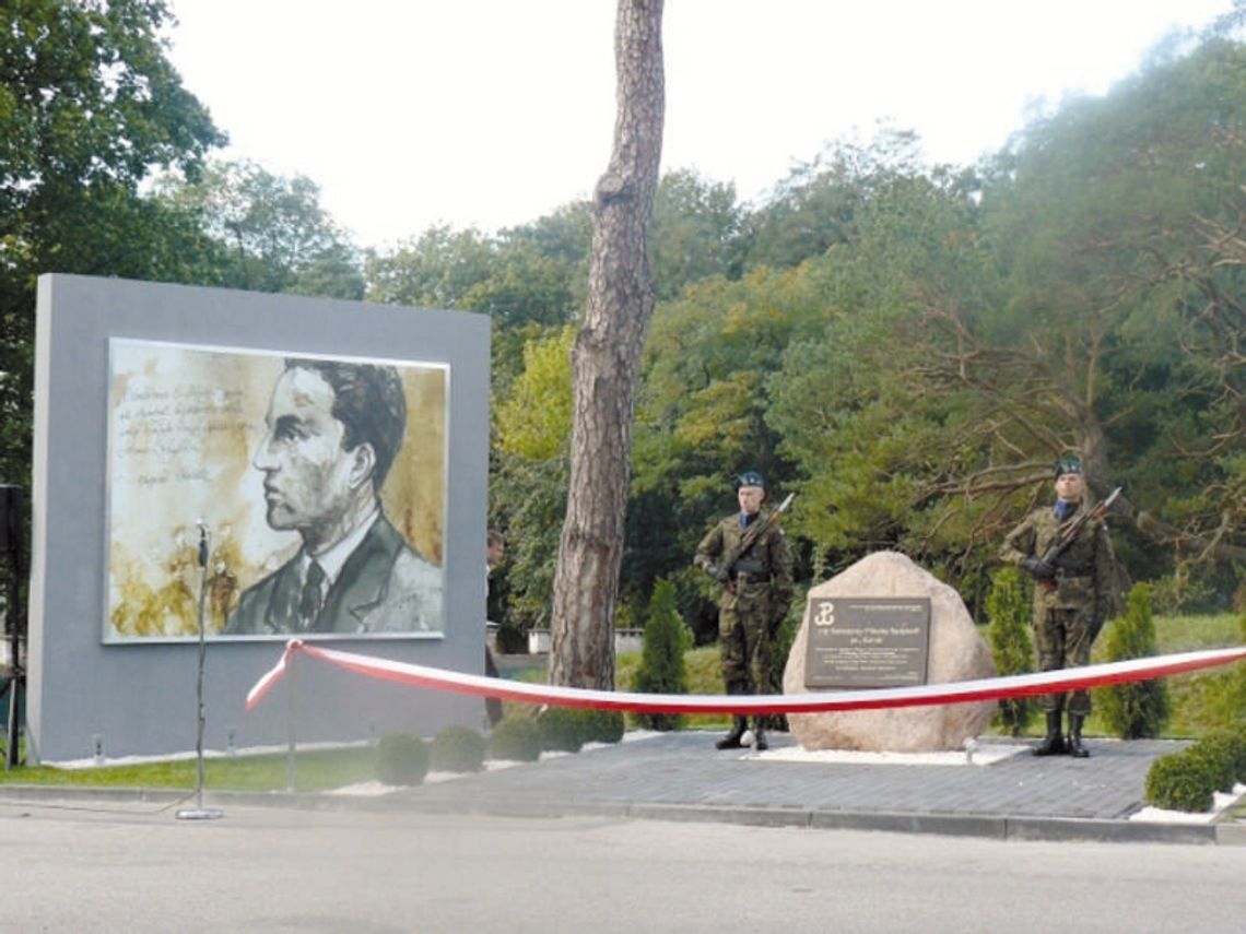 LEGIONOWSKI. Tablica i odznaczenie dla „Koraba”