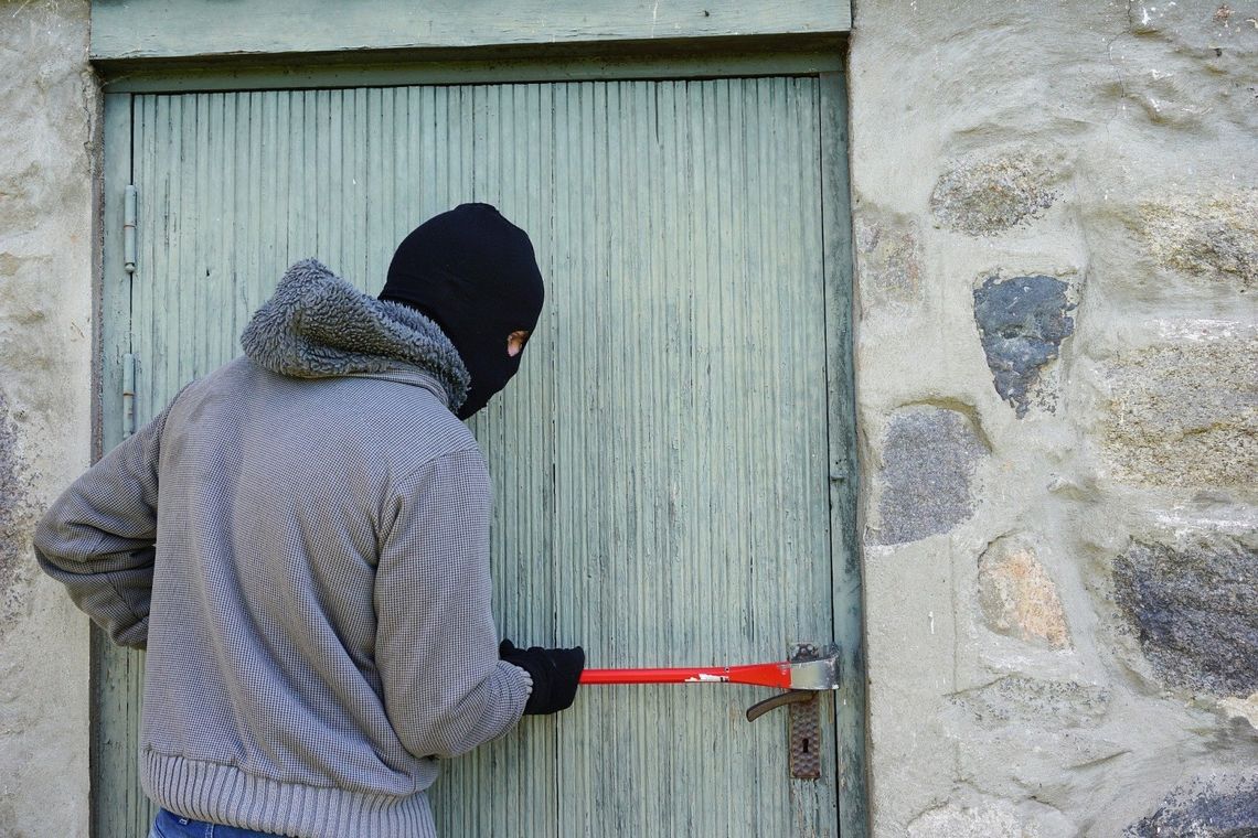 LEGIONOWSKI. Zabezpiecz swój dom przed wyjazdem! - policja przestrzega