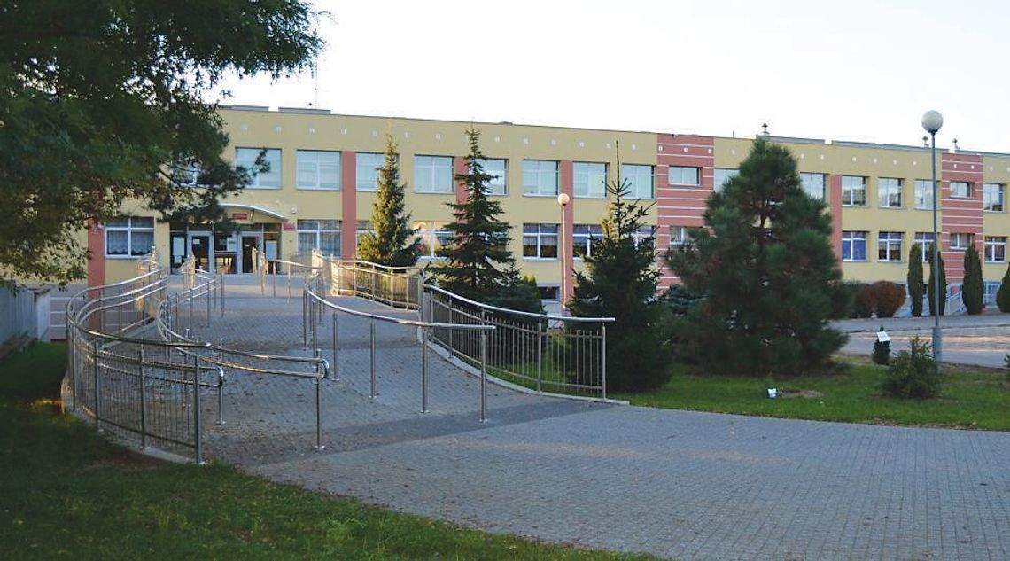 LEIONOWO. Projekt i budowa żłobka przy SP8 za droga