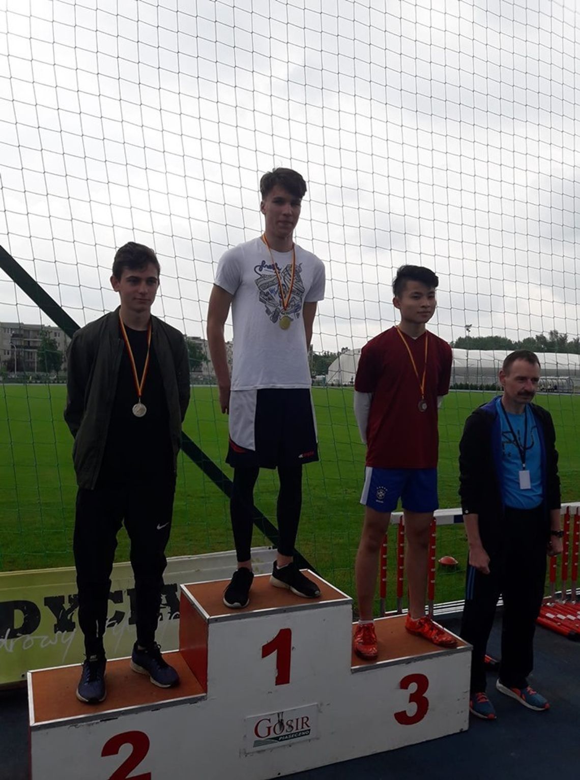 LEKKOATLETYKA. Sypnęło medalami - Zawody w Piasecznie
