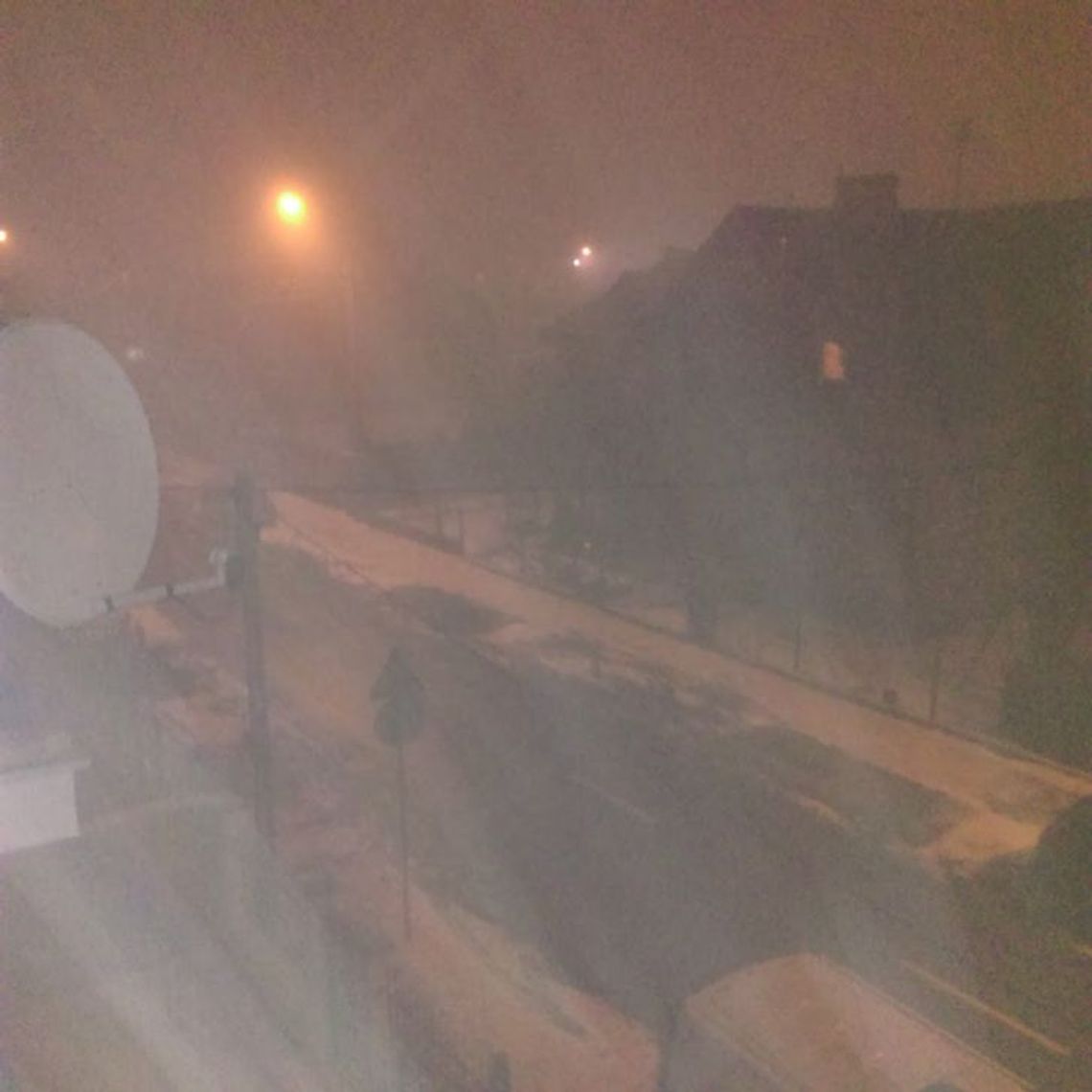 MAZOWIECKIE. Podwyższone stężenie zanieczyszczeń MAZOWIECKIE. Podwyższone stężenie zanieczyszczeń