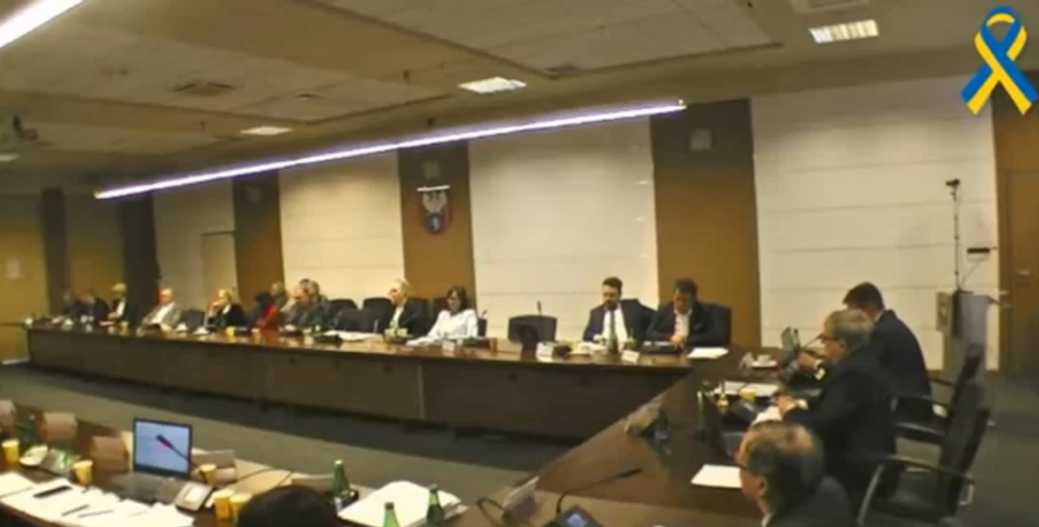 NA GORĄCO Z SESJI. Smogorzewski wyszedł. Brański wyłączył mikrofon (WIDEO)