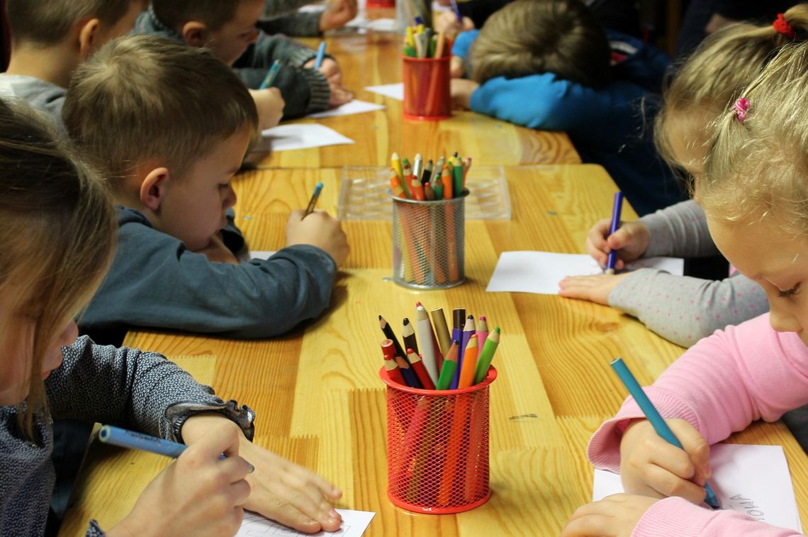 Nie ma pieniędzy na angielski, WF i rytmikę - SAMORZĄDOWE ABC...