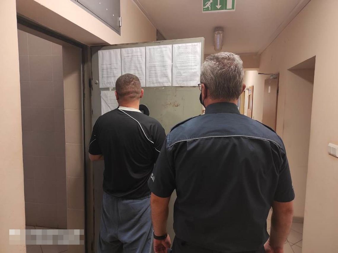 NIEPORĘT. Jechał pod prąd i staranował radiowóz