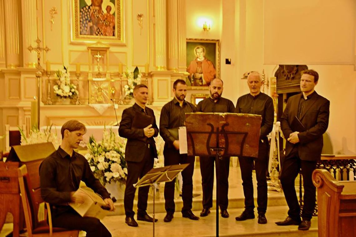 NIEPORĘT. Muzyczne sacrum