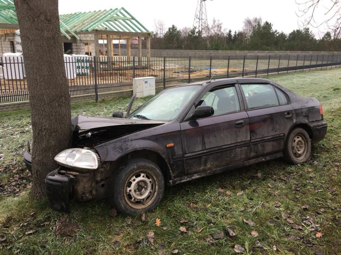 NIEPORĘT. Pasażerka szarpnęła za kierownicę. Jedna osoba trafiła do szpitala NIEPORĘT. Pasażerka szarpnęła za kierownicę. Jedna osoba trafiła do szpitala