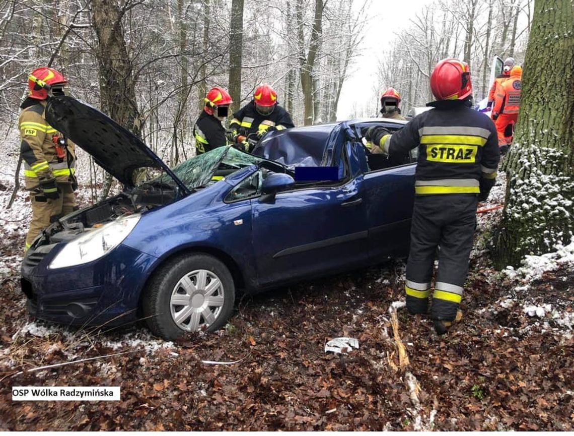 NIEPORĘT. Uderzył w drzewo. Zginął na miejscu