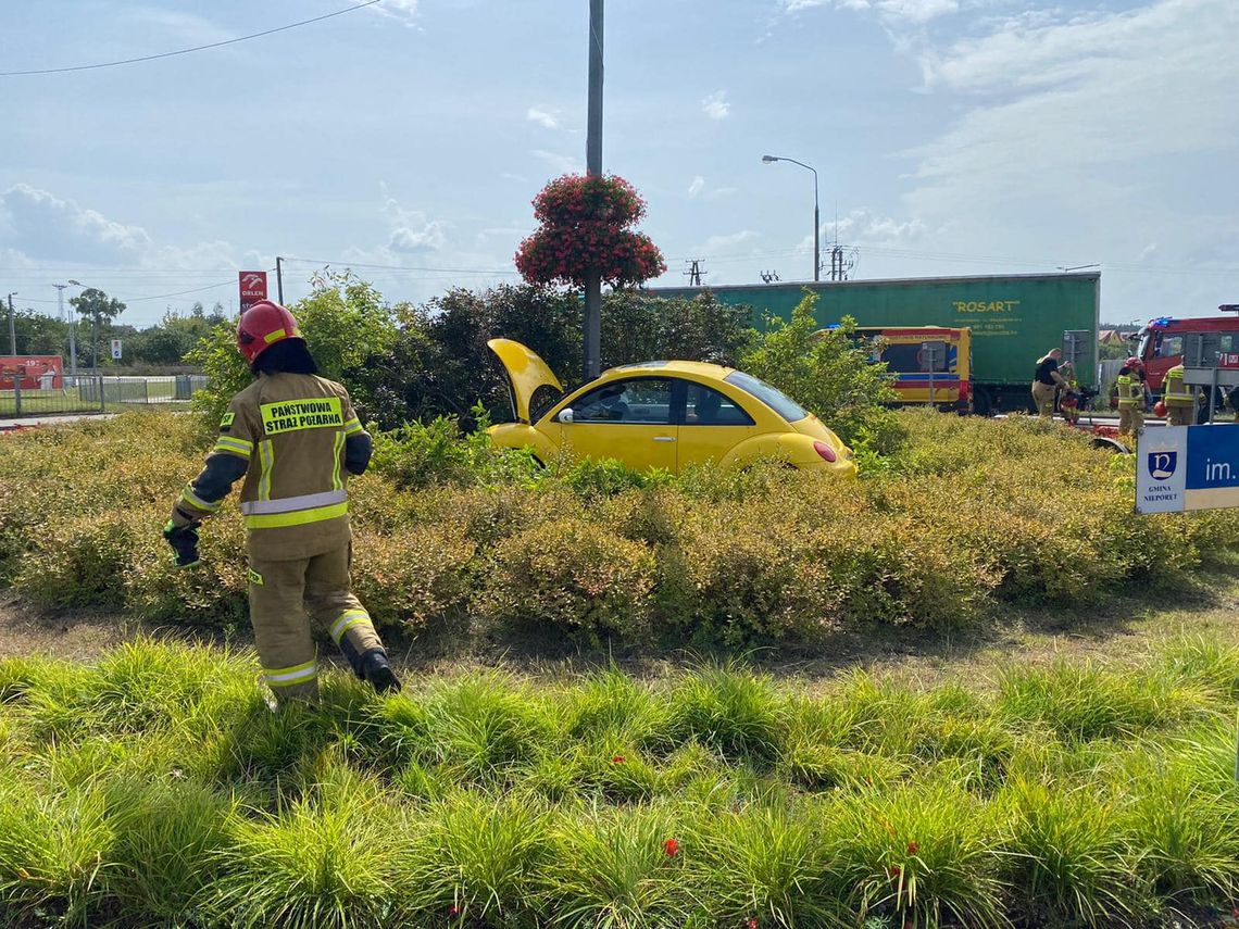 NIEPORĘT. Wjechał na środek ronda przy McDonald's