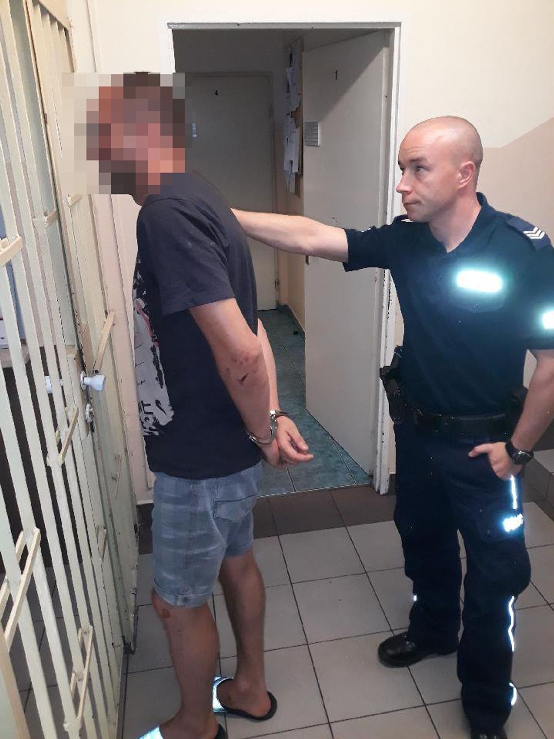 NIEPORĘT. Zaatakował personel karetki - chciał dojechać do Warszawy