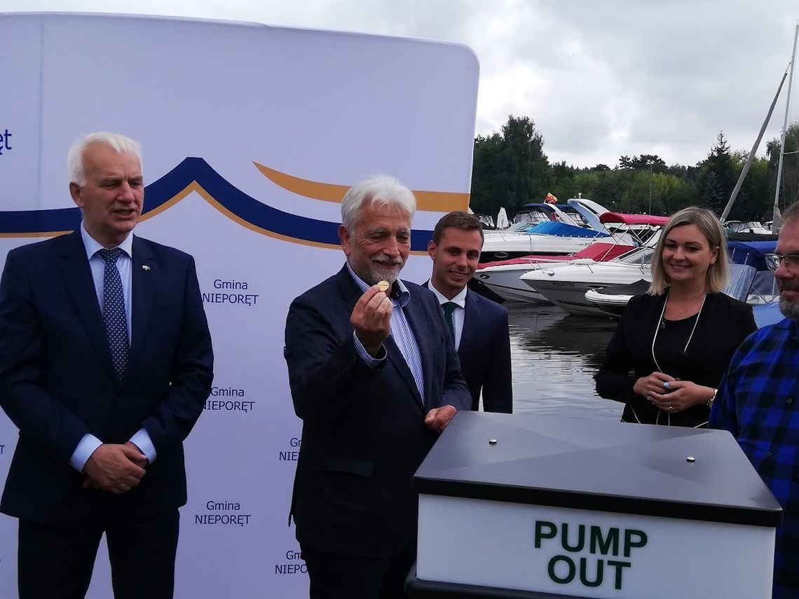 NIEPORĘT/ZEGRZE. Pompa uruchomiona z pompą