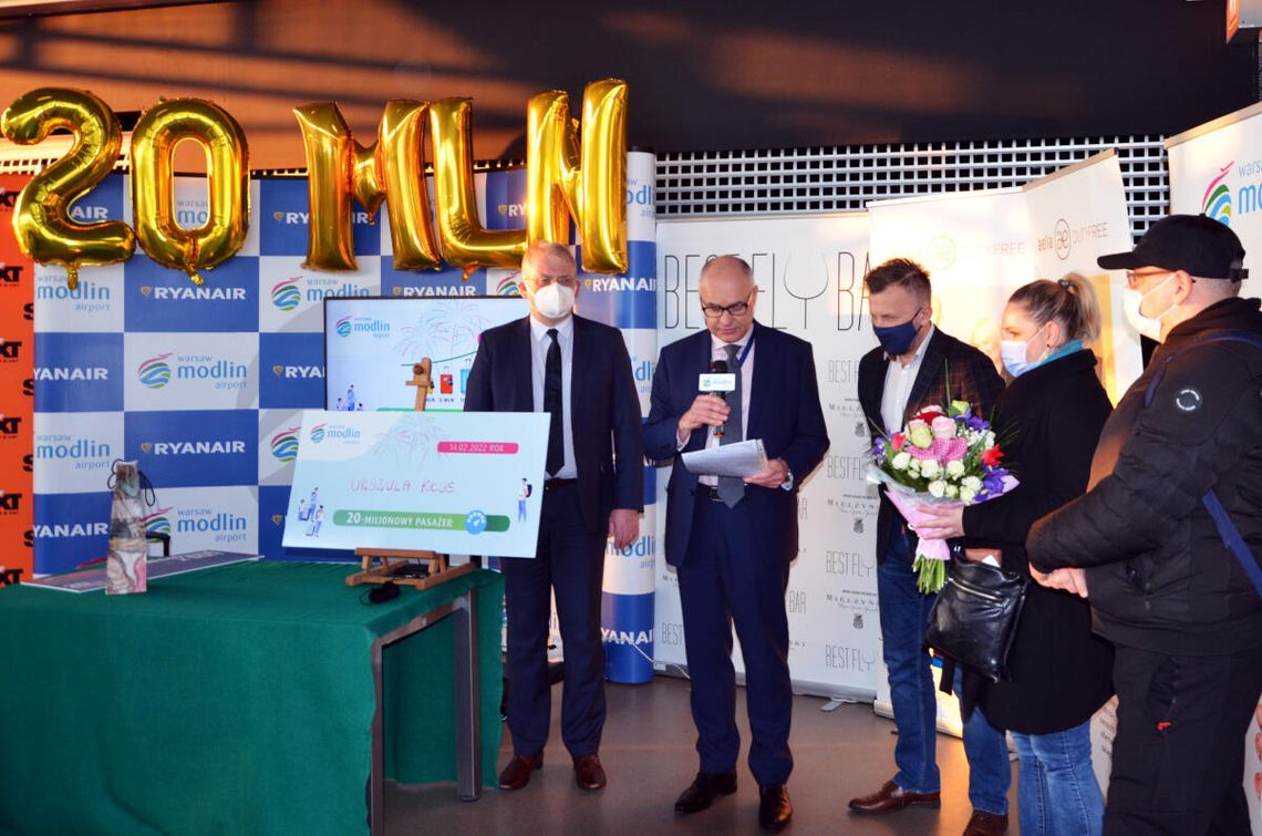 NOWY DWÓR MAZ. 20-milionowy pasażer na Lotnisku Warszawa/Modlin. Trwa odbudowa ruchu lotniczego. NOWY DWÓR MAZ. 20-milionowy pasażer na Lotnisku Warszawa/Modlin. Trwa odbudowa ruchu lotniczego.