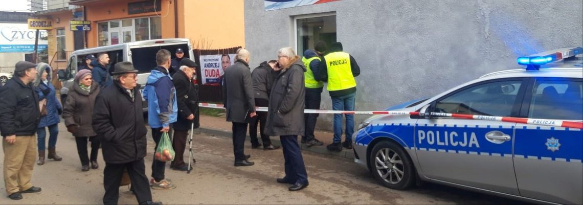 NOWY DWÓR MAZ. Ostrzelano biuro Ryszarda Czarneckiego NOWY DWÓR MAZ. Ostrzelano biuro Ryszarda Czarneckiego