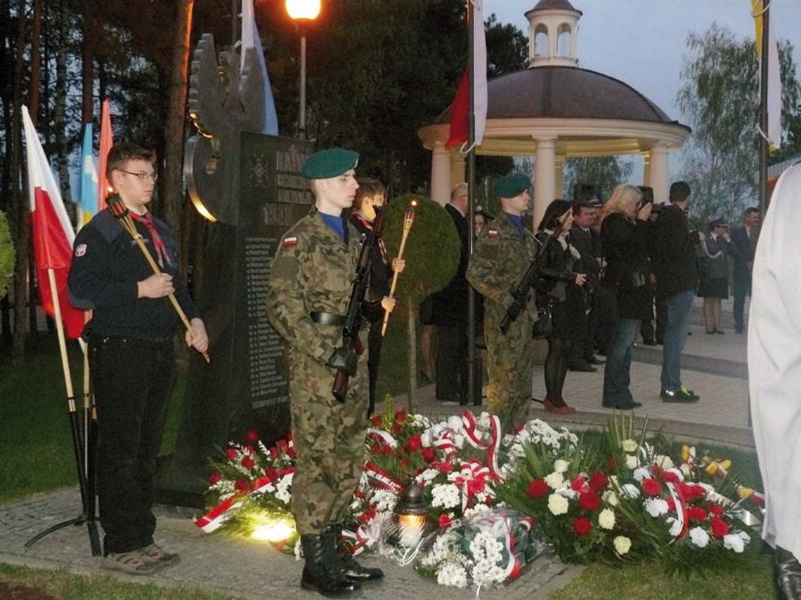 Oficerowie upamiętnieni Dębami Katyńskimi
