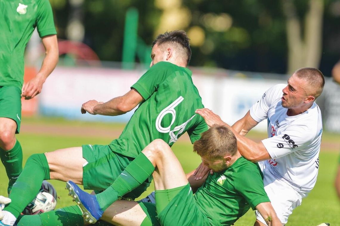 PIŁKA NOŻNA. Derby na remis. Świt Nowy Dwór Mazowiecki – Legionovia 2-2 (2-1)