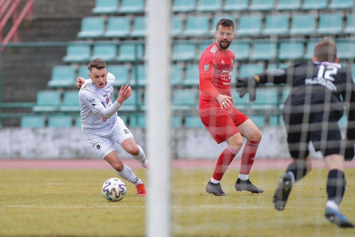 PIŁKA NOŻNA. Dziewiąte! Pelikan – Legionovia 1-2 (1-1)
