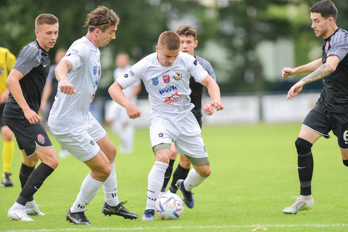 PIŁKA NOŻNA. Jak wyjazd – to zwycięstwo. Błonianka Błonie – Legionovia 1-2 (0-0)