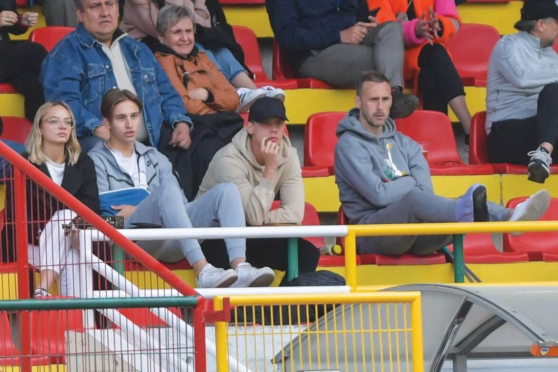 PIŁKA NOŻNA. Jeden punkcik. Cztery kolejki do końca