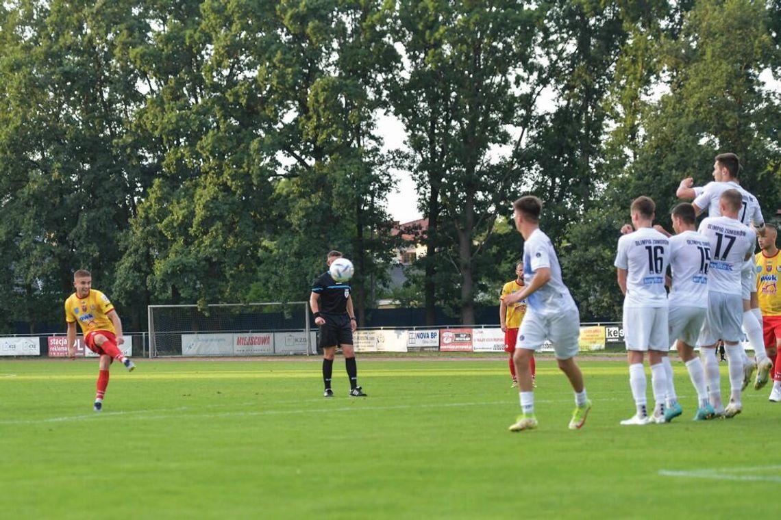 PIŁKA NOŻNA. Legionovia – Olimpia Zambrów 1-2 (0-1) Stroje nie grają