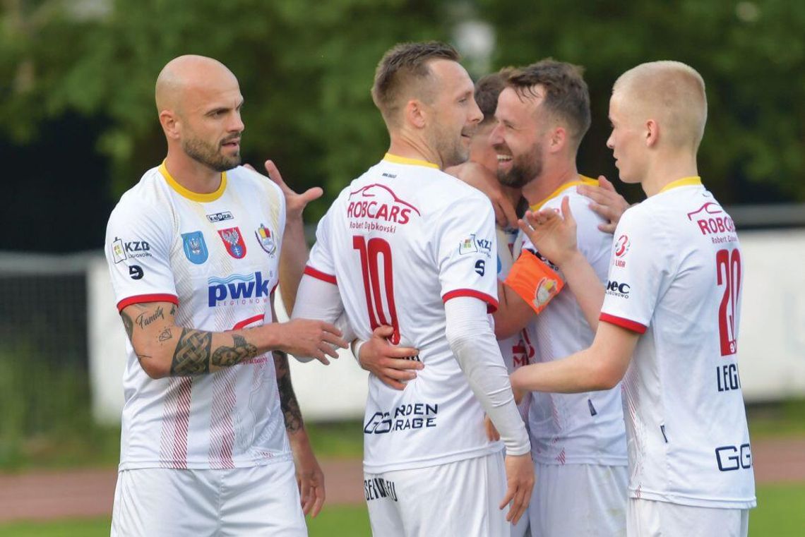 PIŁKA NOŻNA. Nadal w grze… Legionovia – Ursus Warszawa 2-1(0-0)